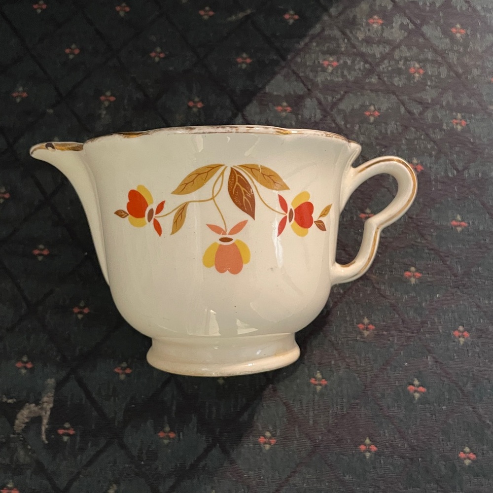 Hall dinnerware creamer.